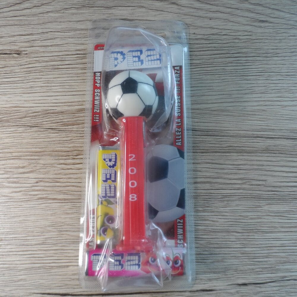 2008 "Allez La Suisse" Football Pez Dispenser